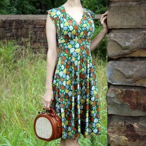 Karina Dresses "Nora" XXL in "Meadow" Print